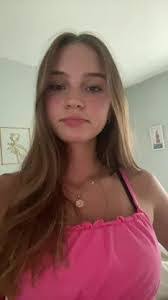 Leah Adam's Instagram, Twitter & Facebook