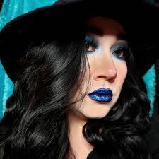 Noemi Smith's Instagram, Twitter & Facebook