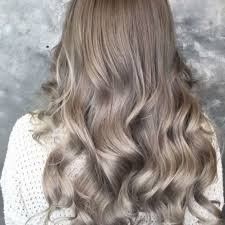 View in gallery ombré hair blond pour une crinière. Fini Le Blond Polaire Decouvrez Le Mushroom Blond La Coloration La Plus Tendance De L Ete So Busy Girls