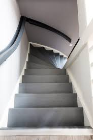 Wer sein treppenhaus zu gestalten gedenkt, hat verschiedene möglichkeiten. Treppe Streichen Upstairs Treppenrenovierung