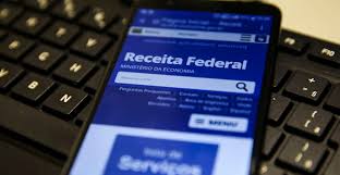 Caso o valor declarado, pelo cidadão, ultrapasse o valor que foi calculado, o mesmo tem direito de receber de volta, esse dinheiro que foi a mais, e por isso, é. 9w1ojn5t8fu0cm