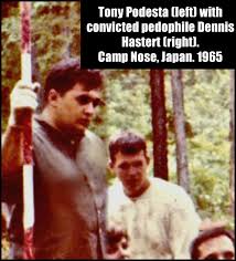 Résultat de recherche d'images pour "picture in tony podesta's office"