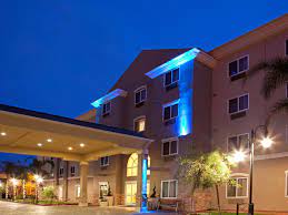 This hotel is 6.7 mi (10.8 km) from redondo beach pier and 11.6 mi (18.6 km) from los angeles forum. Kid Friendly Hotels In Torrance Ca Holiday Inn Torrance Price From Usd 132 05