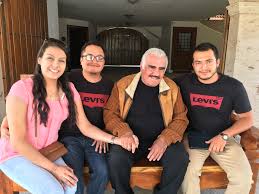 Alex fernandez (born july 22, 1967) is an american actor who is known primarily for his work on television, most notably as national security advisor anthony prado on commander in chief, rafael rafi alvarez on without a trace, roy vickers on dallas, or pablo diaz on devious maids. Got To Meet Vicente Fernandez Album On Imgur