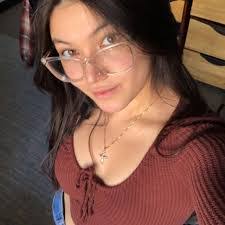 Amanda Ham's Instagram, Twitter & Facebook