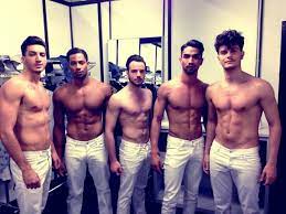 (owned by maria de filippi) and is broadcast on canale 5.since the thirteenth edition, daytime and casting have been broadcast on the television network real time. Aaabbuffoni Twitter Search