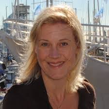 Karin Moon's Instagram, Twitter & Facebook