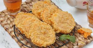 Sisihkan campur jadi satu tepung terigu, garam dan gula pasir dan margarine cair,aduk rata. Ngemil Sore Jadi Seru Dengan Resep Ubi Goreng Lapis Tepung Manis Dan Gurih Ini Bukareview