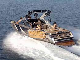 24 Boats Ideas Wakeboard Boats Wakeboarding Ski Boats
