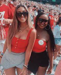 College gameday signs college football games college game days plain white shoes game day quotes tailgate outfit game day shirts football fashion a team. 14 Insanely Cute College Game Day Outfits Worthy Of An Instagram Picture By Sophia Lee