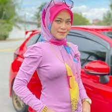 Awek Janda Melayu Awek Janda Melayu Foto Dan Video Instagram Fashion Graphic Sweatshirt Sweatshirts
