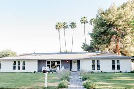 Ranch style house plans became popular for the openness that it promoted, and to this day, that sought after concept can be found in a plethora of vaulted ceilings with or without exposed beams. Arizona Ranch Home Transformed With Classic Materials Chic Palette 2017 Faces Of Design Hgtv