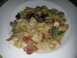 01 augustus 2014 om 17:00 uur. Farfalle With Chicken And Roasted Garlic Picture Of The Cheesecake Factory Tukwila Tripadvisor