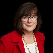 Lisa Deering's Instagram, Twitter & Facebook