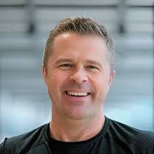 Lindsey Ormond's Instagram, Twitter & Facebook