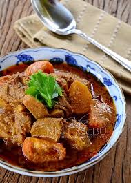 Hmm itu tak penting, kerana asal rempah dari kelantan, tetap kesukaan saya. Gulai Pekat Daging Kambing Dapur Tanpa Sempadan