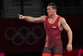 Viktor loerincz at united world wrestling. Fyuegqvuyg3l8m
