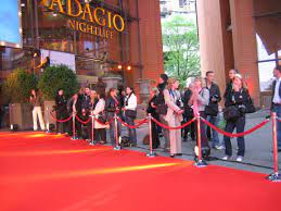Weitere ideen zu roter teppich, rot, british fashion awards. Roter Teppich Wikipedia