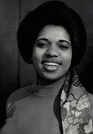 Leona Mitchell (1949- ) •