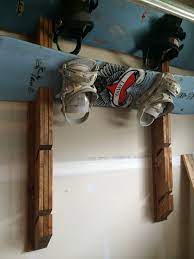 Pin By Mt A On Artsy Fartsy Snowboard Racks Snowboard Wall Rack Snowboard Rack Diy