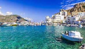 · στο φιλόξενο νησί μας μπορείτε να · απολαύσετε και να συνδυάσετε τα πάντα. Pigadia Lebensfrohe Hauptstadt Von Karpathos Aegean Trails