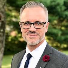 The 5 Habits of Prayerful People: A No-Excuses Guide to Strengthening Your  Relationship with God: St. Pierre, Michael, Lowney, Chris: 9781594718793:  Amazon.com: Books