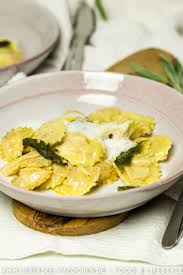 Ravioli Mit Kase Speck Fullung Und Tellern Von Cookinglife Ubersee Madchen Rezept Ravioli Fullung Rezept Ravioli Ravioli Fullung