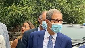 Consentiamo solo una corsa in più, da quattro a cinque giornaliere, sullo stretto di messina per evitare disagi ai pendolari, al personale sanitario che essenzialmente è. Scatta Nuova Ordinanza Anti Covid Musumeci Non Siamo In Emergenza Ma Serve Responsabilita
