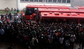 Medidas para reducir la propagación del #covid19 ➡️ bit.ly/2vovqt9 www.transmilenio.gov.co. Transmilenio Amanece Hoy Con Nueva Tarifa Y Nuevos Buses