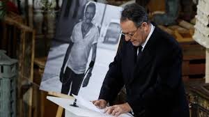 Le plus grand regret de johnny hallyday concernant. Obseques De Johnny Hallyday Jean Reno A Lu Du Prevert Pour Jade Et Joy La Roche Sur Yon Maville Com