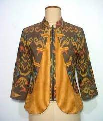 Tas kain tenun menjadi aksesoris khas masyarakat indonesia yang kini sudah banyak dikenal secara luas. Batik Tenun Desain Blus Pakaian Kerja Model Pakaian Guru