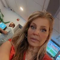 Carol Swigart's Instagram, Twitter & Facebook