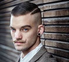Même si insta l'a réduit pas mal! Coupe Hipster Le Style Pompadour Et Autres Tendances En 50 Idees Archzine Fr