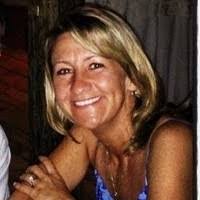 Dee Hall's Instagram, Twitter & Facebook