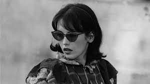 L'actrice se rend sur le plateau du jt de 20 heures de tf1 pour faire cesser la rumeur qui dure depuis un certain moment. 7 Of Isabelle Adjani S Most Iconic Outfits I D