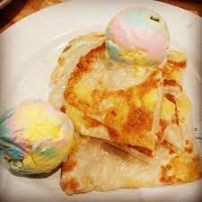Dua helai roti tawar putih memiliki kalori sebanyak 175 kalori sedangkan roti gandum punya kalori sebanyak 138 kalori. Roti Tsunami Roti Jantan And Other Roti S That Will Change Your Mamak Trips Forever