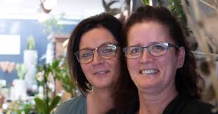 Ausstellung zeigt Architektur vom Klassizismus bis zum Jugendstil in Linz:  Neue Ausstellung in Linz: Denise Steger setzt prachtvolle historische  Gebäude in Szene