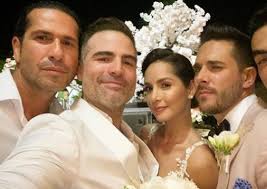 Víctor muñoz manrique (born 15 march 1957), known simply as víctor in his playing days, is a spanish retired footballer who played as a midfielder, and a manager. Nvggarnxqegsom