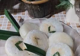 Renyah kulitnya dan legit serta manis dari selai nanasnya. Resep Apem Panggang Kelapa Parut Empuk Banget Anti Gagal Kreasi Masakan