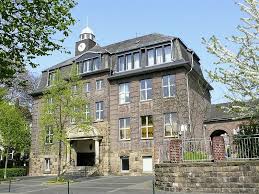Schulleiterin der realschule am hemberg schulleiterin@rshemberg.nrw.schule. Realschulen