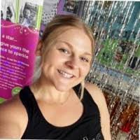 Abbie Oakes's Instagram, Twitter & Facebook