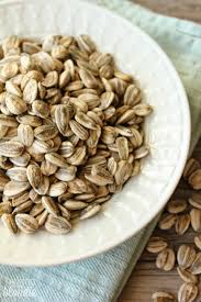 If the seeds are straight from the farm or the water gets quite dirty, you may want to stir them in a bowl of water for a couple minutes, then let it sit. Homemade Roasted Sunflower Seeds