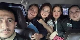 Sa nag plan po ng road trippin this weekend in a budget friendly scale,  sakto po itong mga minivan natin. Marami pong makaikasya sa loob. Happy  family po pag ganitong van kunin