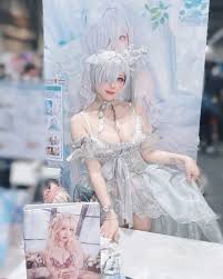 艾莉 不時輕聲地以俄語遮羞的鄰座艾莉同學