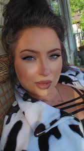 #frontporchchillin #pourmeanotherdrink #thistrendtho #trending #getitig  #notmetho 🤣