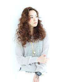 people おしゃれまとめの人気アイデア pinterest kseniya chepur ロング パーマ ウェービーヘア スパイラルパーマ