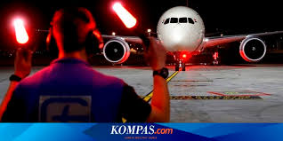 Pesawat kepresidenan dicat ulang, ini penjelasan istana. Pertama Kali Pesawat Komersial Lintasi Ruang Udara Saudi Menuju Israel