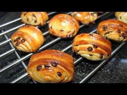 بتي بان سهل و سريع بدون زبدة Petits Pains Au Pepites De Chocolat Youtube Food Cuisine Desserts