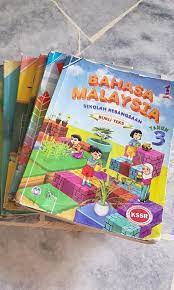 Dapatkan semua buku teks sekolah tahun tiga yang disediakan secara percuma oleh kementerian pendidikan malaysia melalui platform google drive. Tahun 3 Buku Teks Books Stationery Books On Carousell