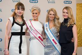 Dominique rinderknecht (* 14.juli 1989) ist ein schweizer model.im juni 2013 wurde sie zur miss schweiz 2013 gewählt. Miss Schweiz 2013 Fashion Blog Schweiz Schuschu